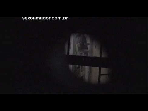 ❤️ Blondie ezkutuan grabatzen du auzoko voyeur batek adreilu hutsen atzean ezkutatuta ️❌ Izorratu bideoa gurean eu.sexafinkarasskaz.ru ❌❤