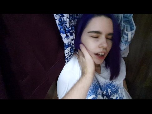 ❤️ Nire ahizpa armairuan aurkitu eta lagundu zion esperma ️❌ Izorratu bideoa gurean eu.sexafinkarasskaz.ru ❌❤